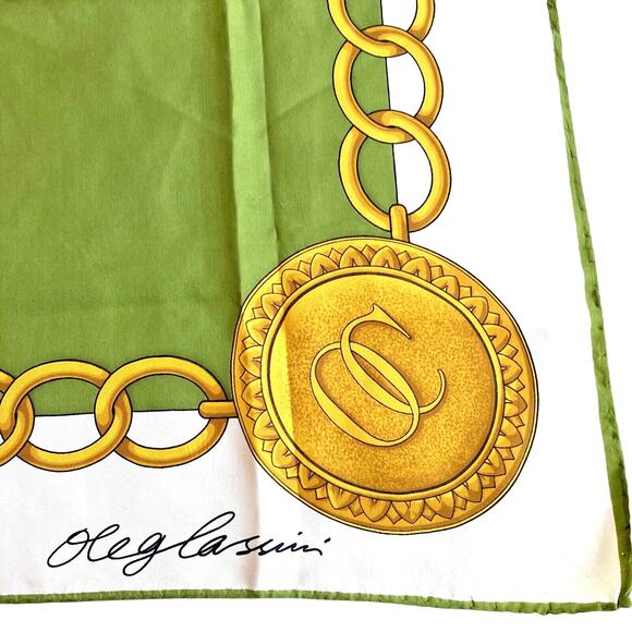Oleg Cassini Signed Logo Scarf Silky Gold Chain Medallion Green & Red 26” Square - Picture 3 of 7